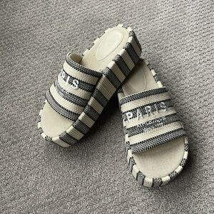 Adorable H&M slides.